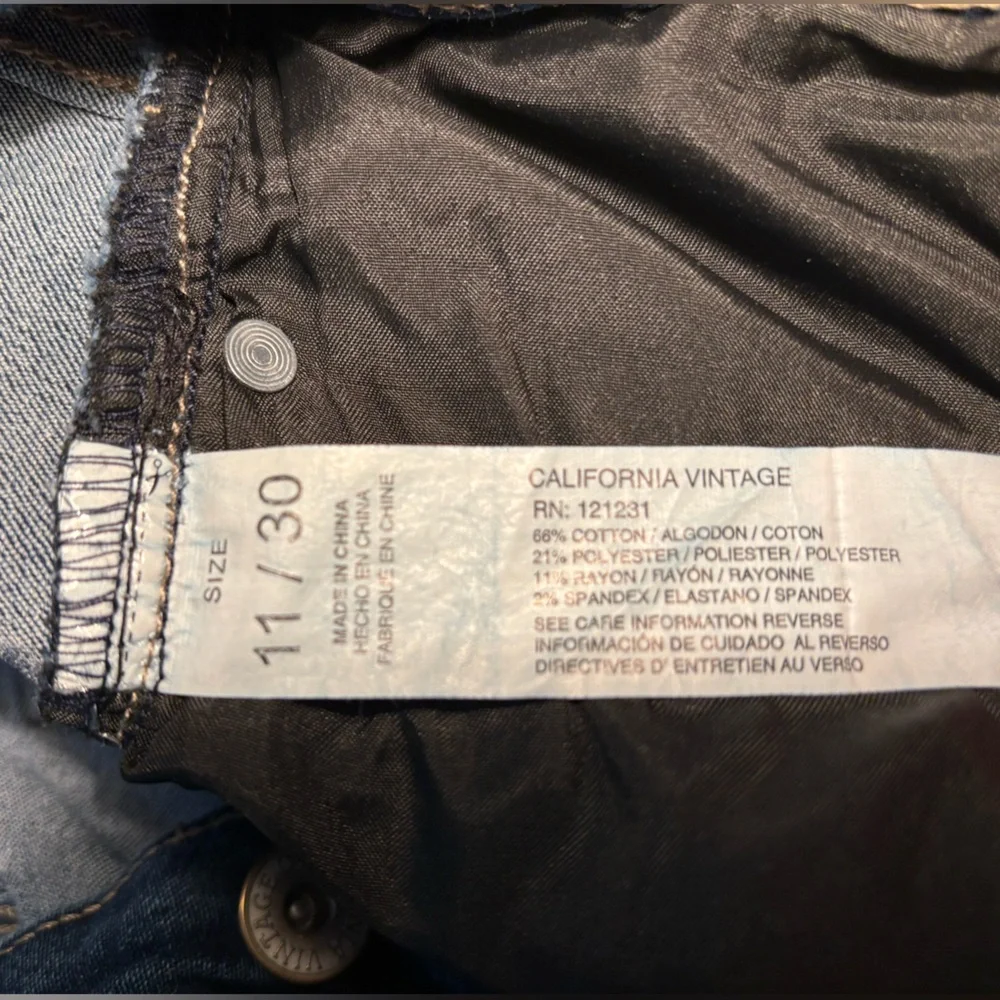 California Vintage | Women Straight Leg Frayed Hem Distressed Jean Pant 11/30 - Picture 8 of 10
